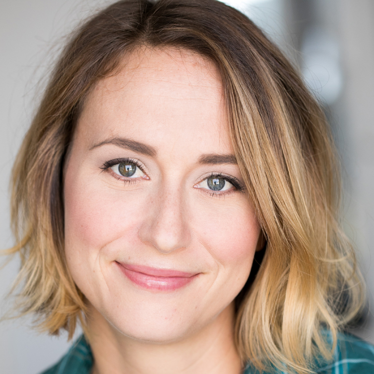 Stage_Dir_Reader_Karisa_Bruin